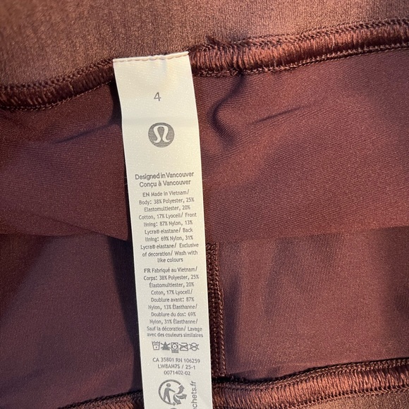 Lululemon Athletica Perforated Narrow
Waistband Tennis Skirt - Picture 13 of 16